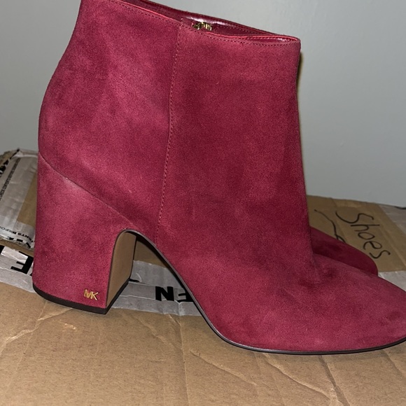 Michael Kors ankle booties - Picture 3 of 5